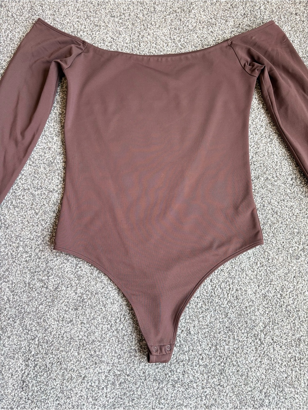 Aritzia Babaton Contour Off Shoulder Longsleeve Thong Bodysuit Chocolate Brown L - Picture 9 of 9